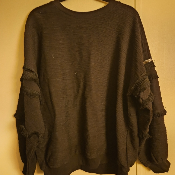 Elegant Black Women's Sweatshirt - Picture 2 of 7